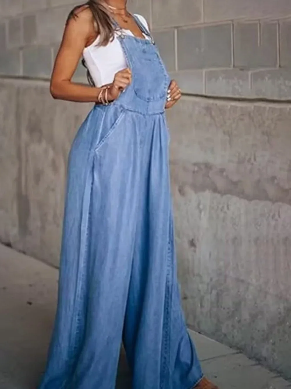 Wide Leg Bib Overalls - Picture 4 of 5